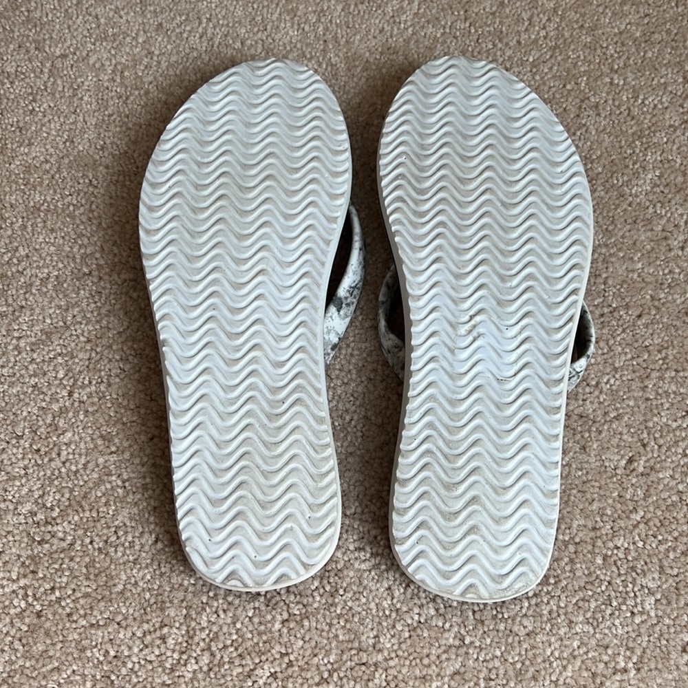 SO Flip Flops - Picture 5 of 7